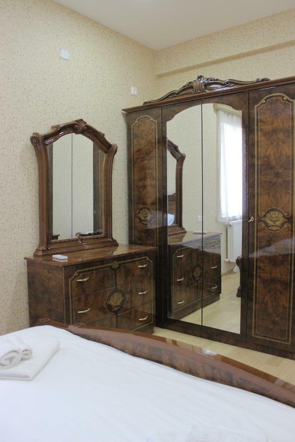 Twins Hotel Tbilisi Bagian luar foto